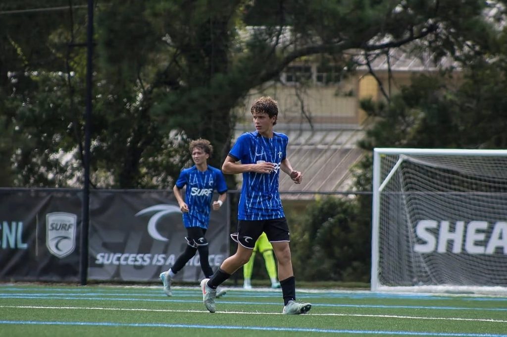 Oliver Sovenyhazy attacking down the wing for South Carolina Surf ECNL
